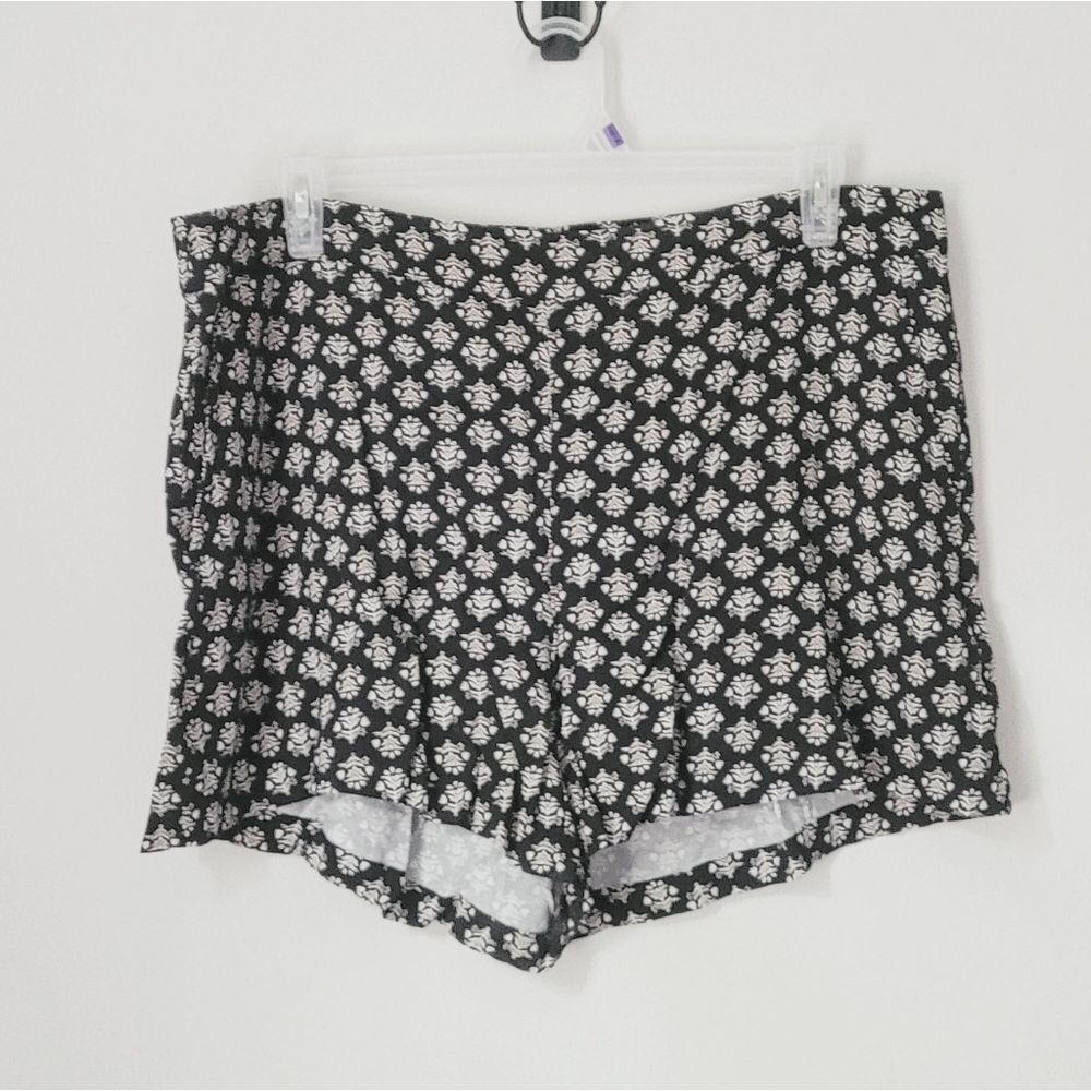 Old Navy Printed Pull On Shorts Size 2X - Picture 7 of 8